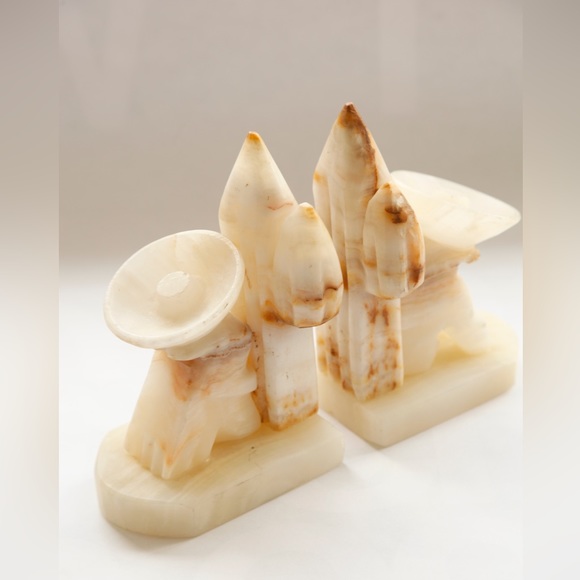 Hand Carved Mexican Sombrero Book Ends - Picture 2 of 7